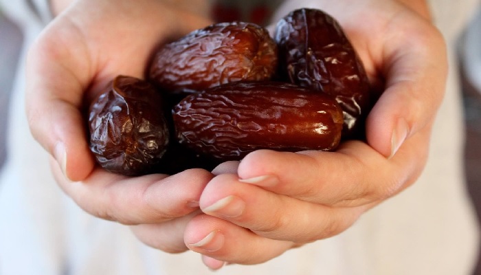319 Ton Kurma Sumbangan Yayasan Raja Salman Disalurkan kepada Pengungsi di Yordania – Islampos