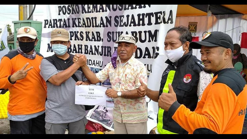 PKS | Umat Kristiani dari GKI Cicurug Salurkan Bantuan Lewat Posko PKS