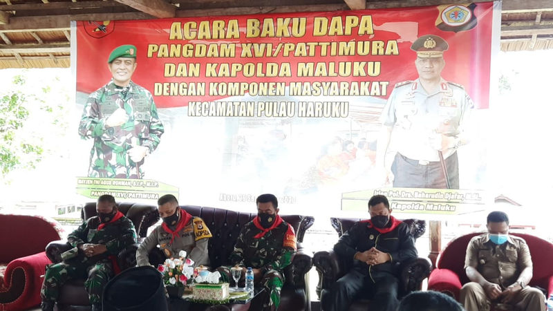 PKS | Bersama Kapolda Maluku dan Pangdam XVI Pattimura, Sangkala  Bertemu Masyarakat di Pulau Haruku.