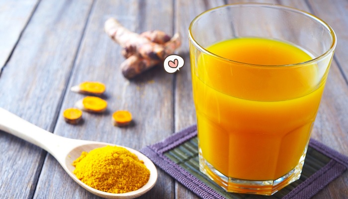 5 Manfaat Minum Air Kunyit Hangat Setiap Hari