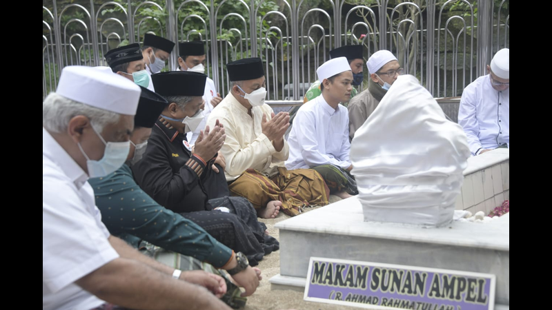 PKS | Ziarah, Tahlil dan Gema Qasidah di Ampel